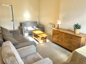 Two bed flat in popular York Rd